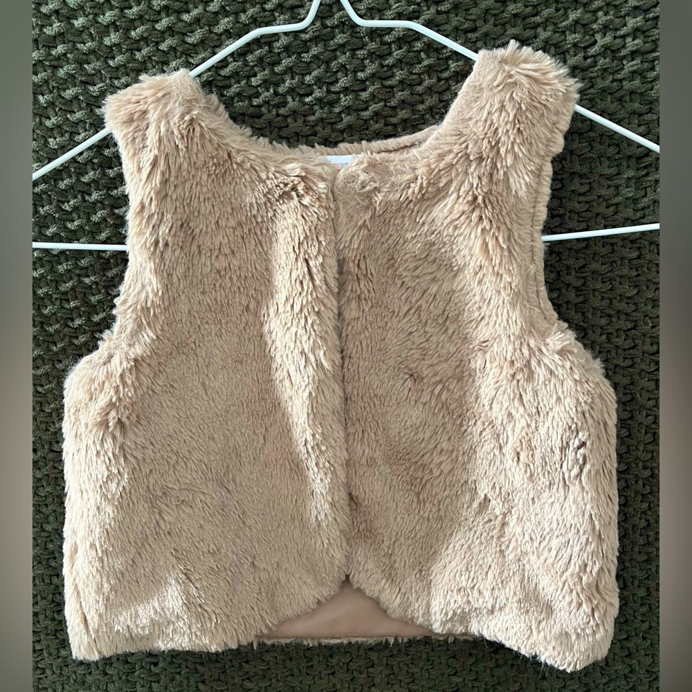 Charlie Paige Girl’s Faux Fur Vest, 1-Button Closure, 100% Polyester; Size 2T